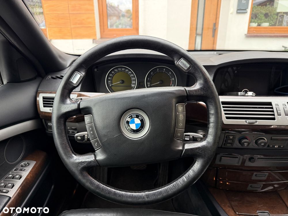 BMW Seria 7 745i L - 6