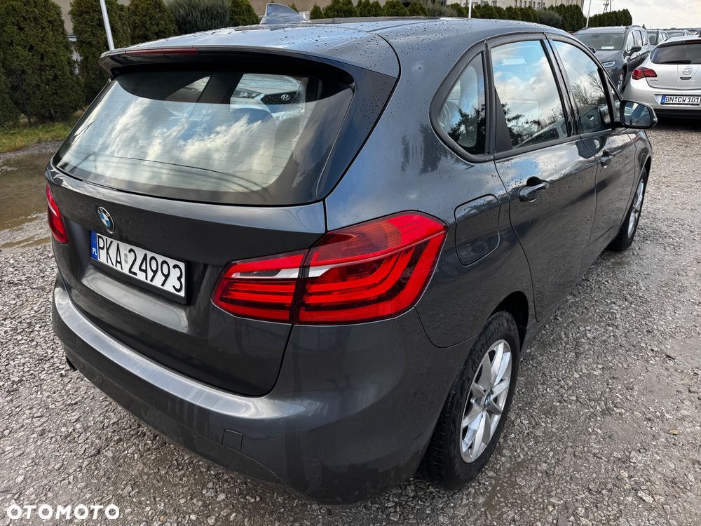 BMW Seria 2 218d - 13