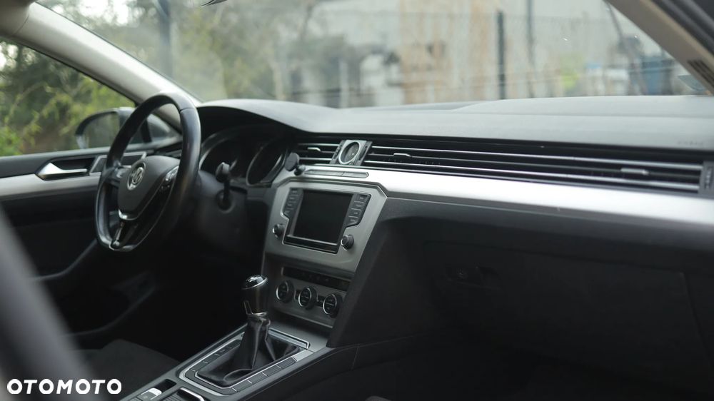 Volkswagen Passat 2.0 TDI BMT Comfortline - 13