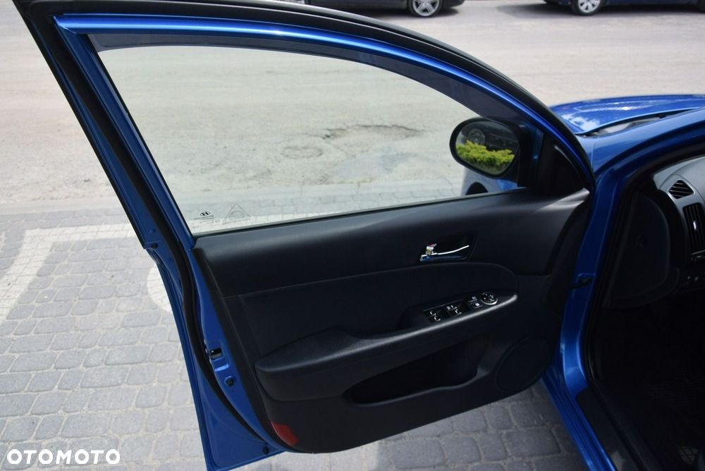 Hyundai i30 1.4 Classic EU5 - 16