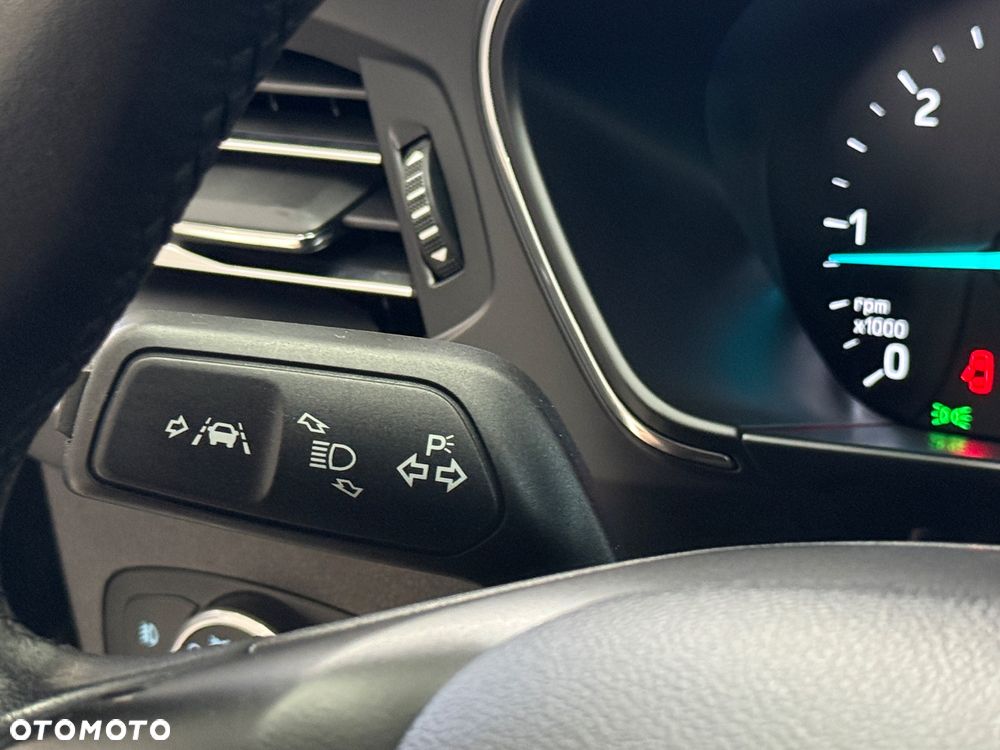 Ford Focus 2.0 EcoBlue STart-Stopp-System TITANIUM - 23