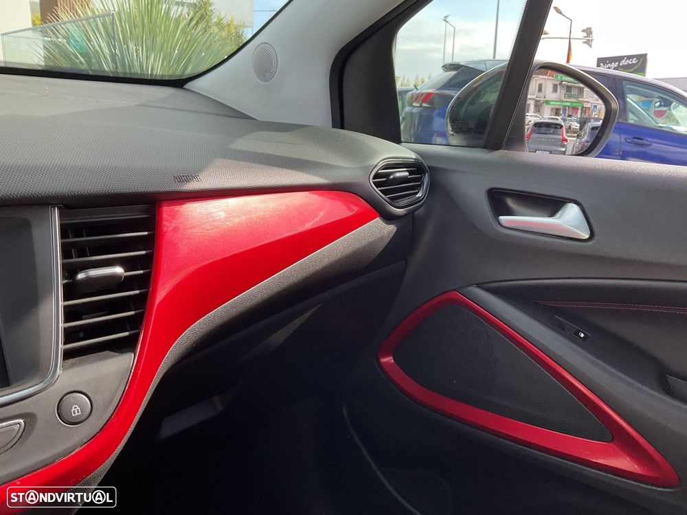 Opel Crossland 1.2 T GS Line - 34