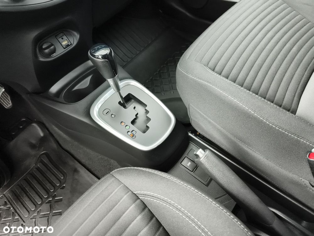 Toyota Yaris 1.5 Premium CVT - 26