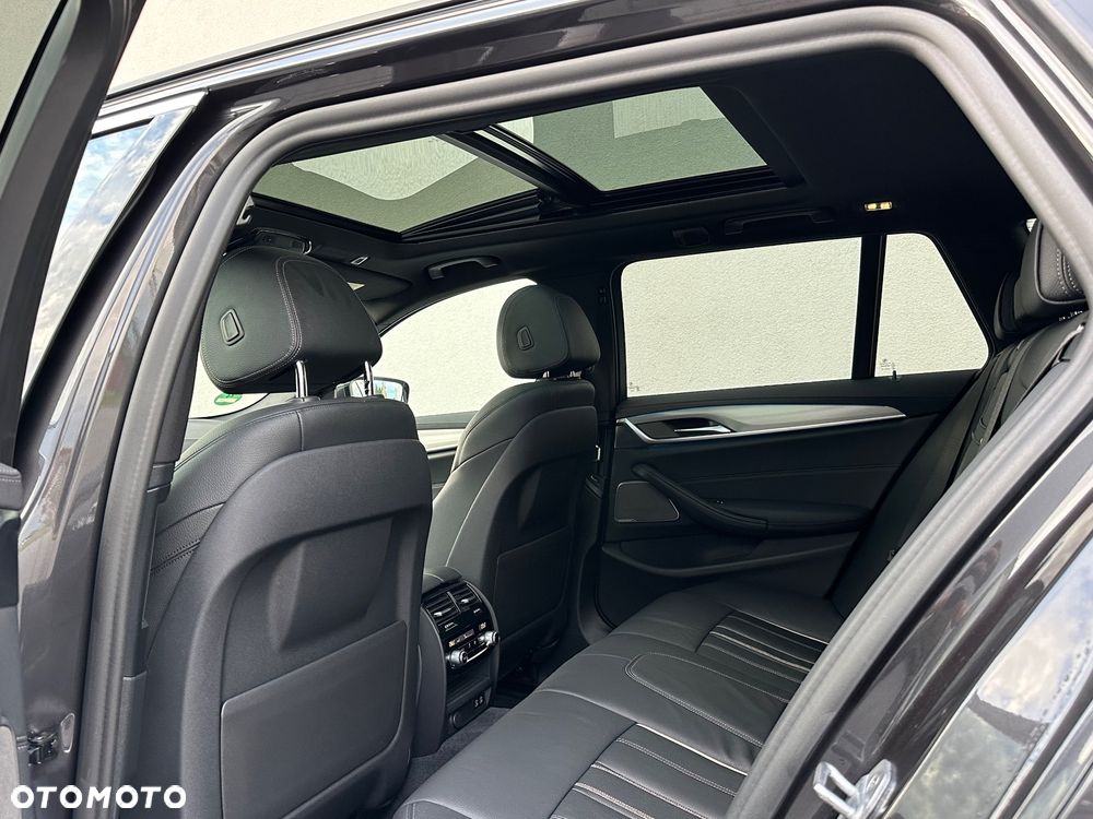 BMW Seria 5 530e xDrive M Sport sport - 27
