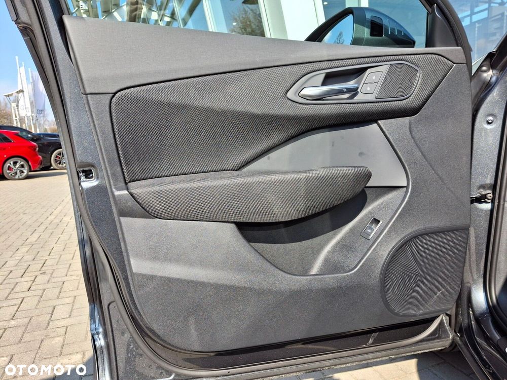 Audi Q3 Sportback - 11