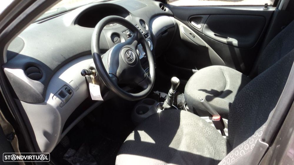 Toyota Yaris 1.4D-4D 5P 2005 - Para Peças - 5