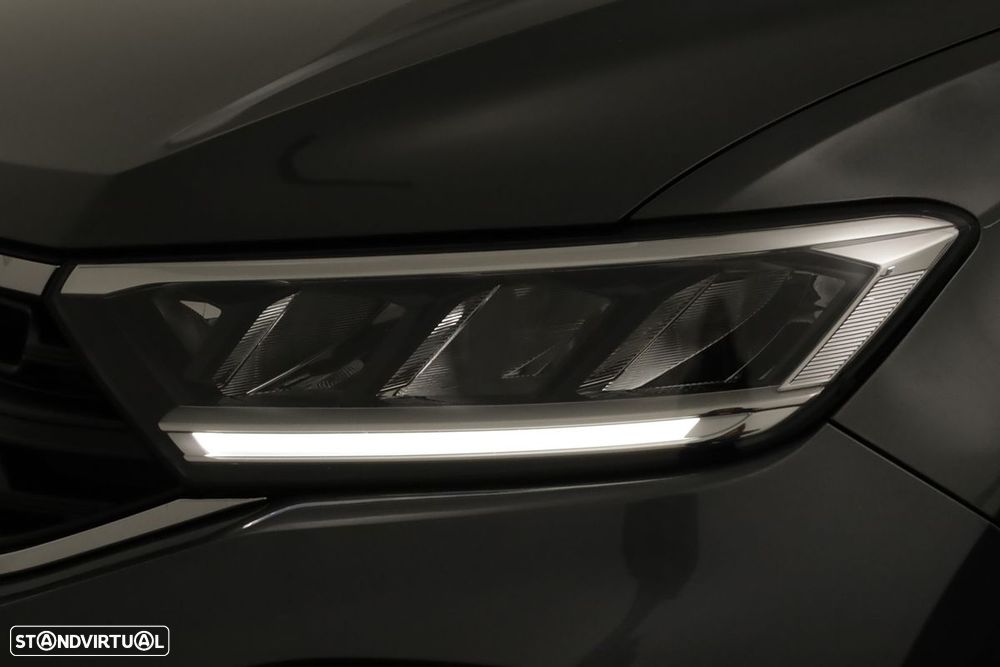 VW T-Roc 1.5 TSI Urban DSG - 6