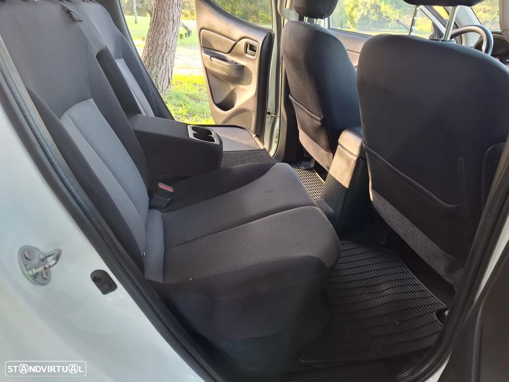 Mitsubishi L200 2.3 DI-D CD Invite 4WD - 17