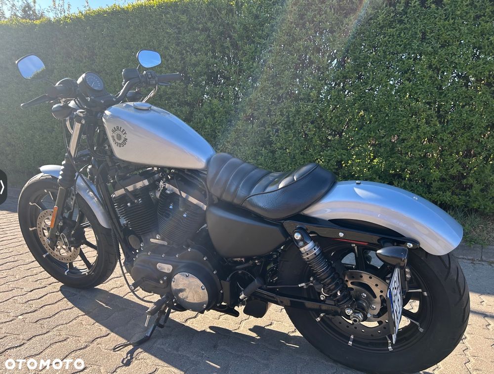 Harley-Davidson Sportster Iron 883 - 3
