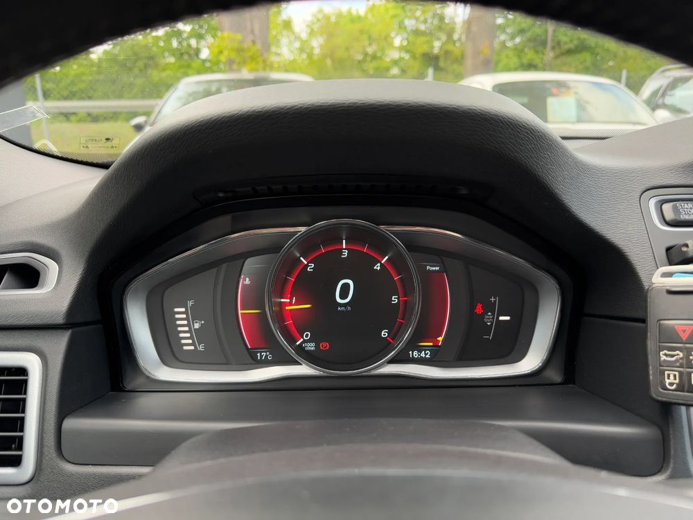 Volvo V70 D4 Momentum - 28