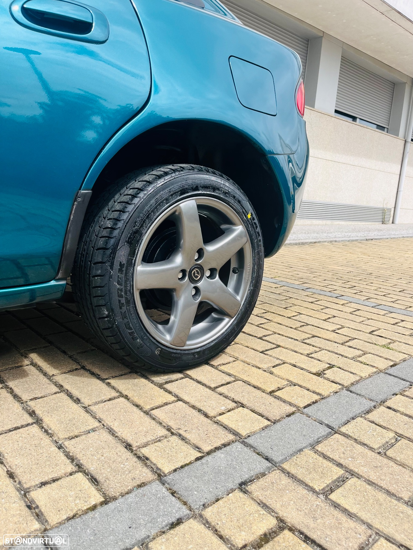 Mazda 323 F 1.5 - 23