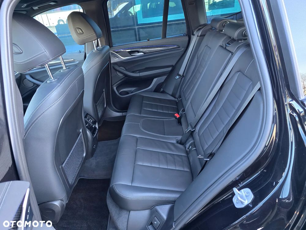 BMW X3 xM50 mHEV - 17