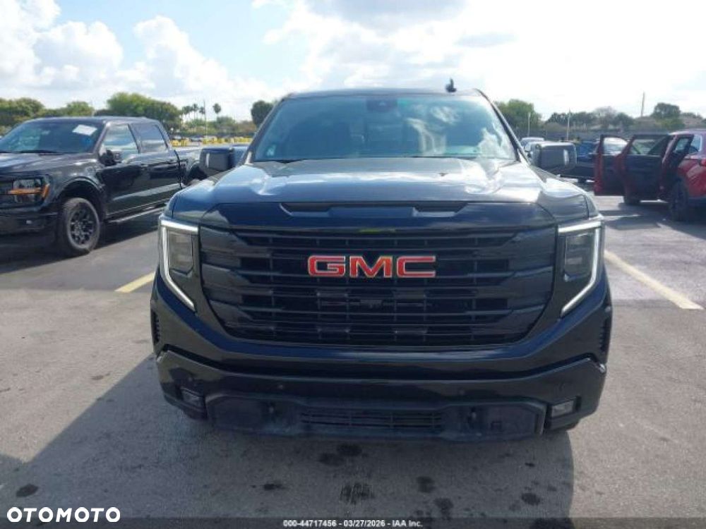 GMC Sierra - 8