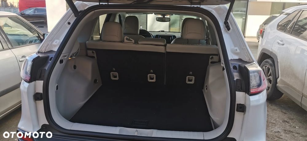 Jeep Cherokee - 21