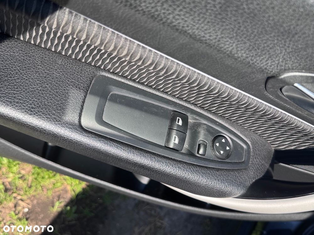 BMW Seria 1 116d - 15