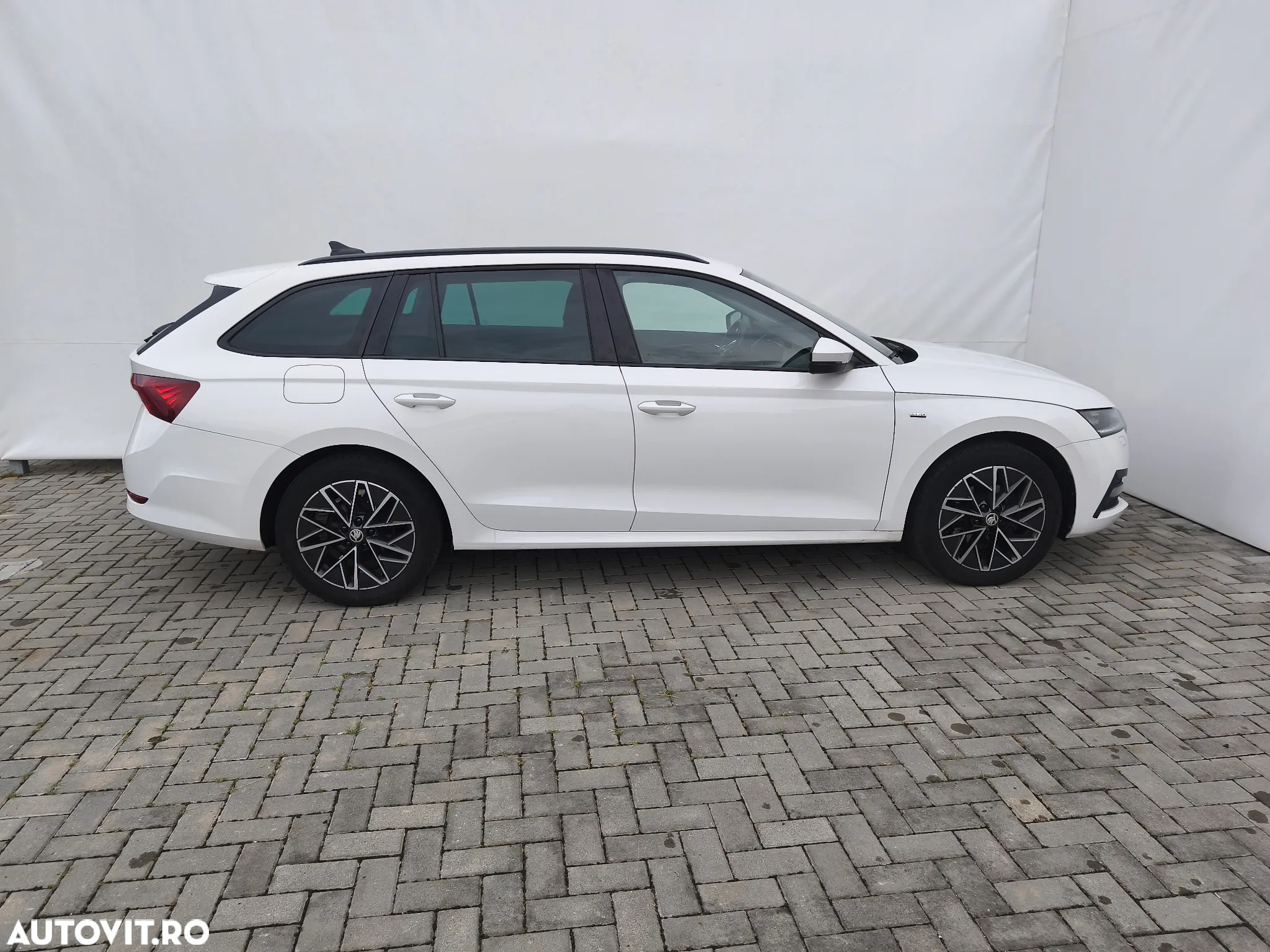 Skoda Octavia 2.0 TDI DSG Ambition - 6