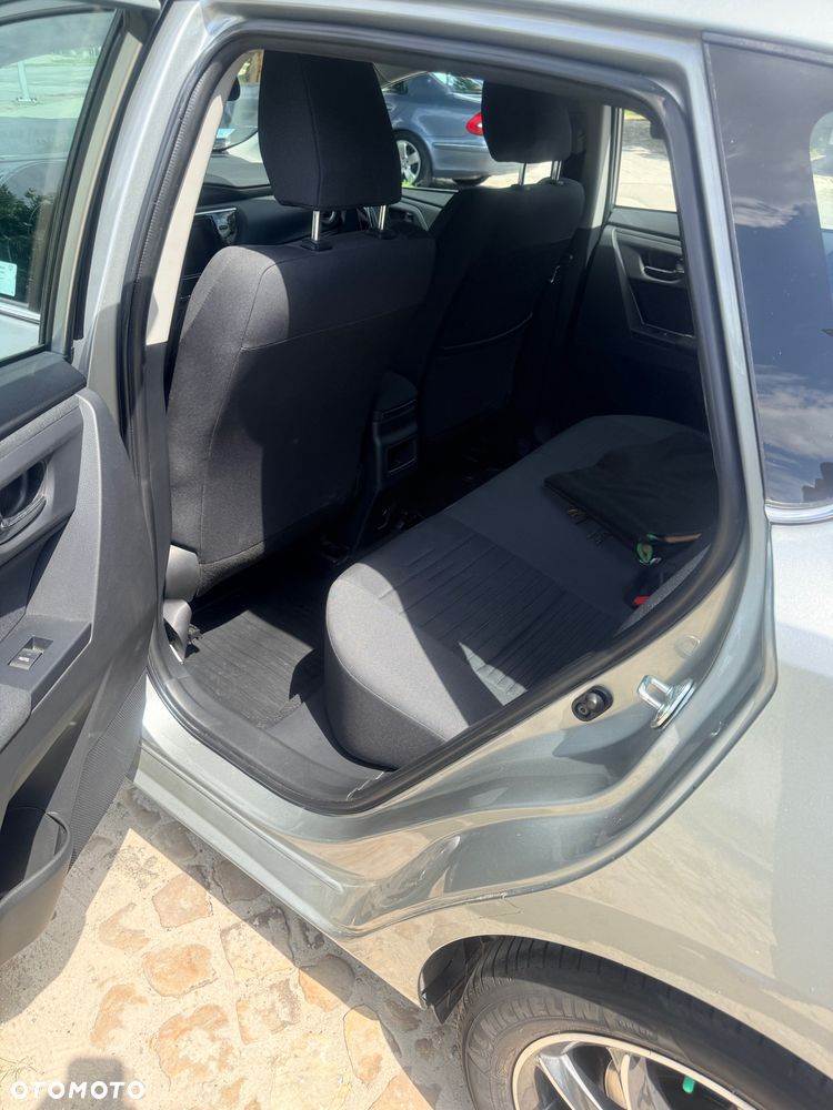 Toyota Auris 1.6 Premium MS - 8