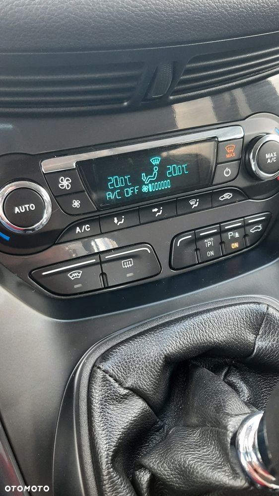 Ford Kuga 2.0 TDCi 4WD Titanium - 26