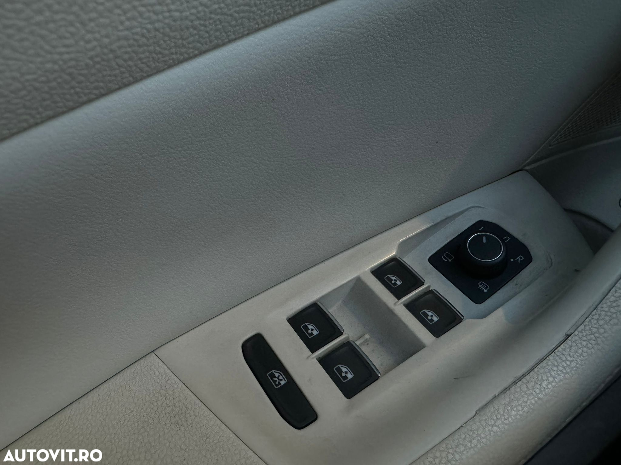 Volkswagen Passat Variant 2.0 TDI DSG Highline - 19