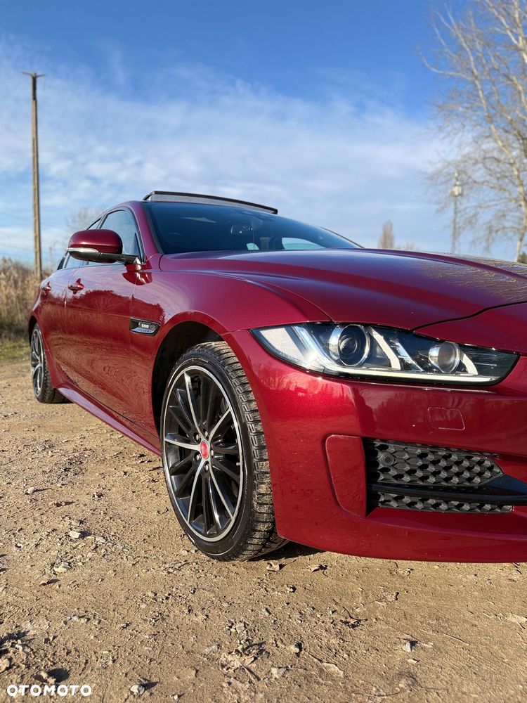 Jaguar XE 20d AWD R-Sport - 19