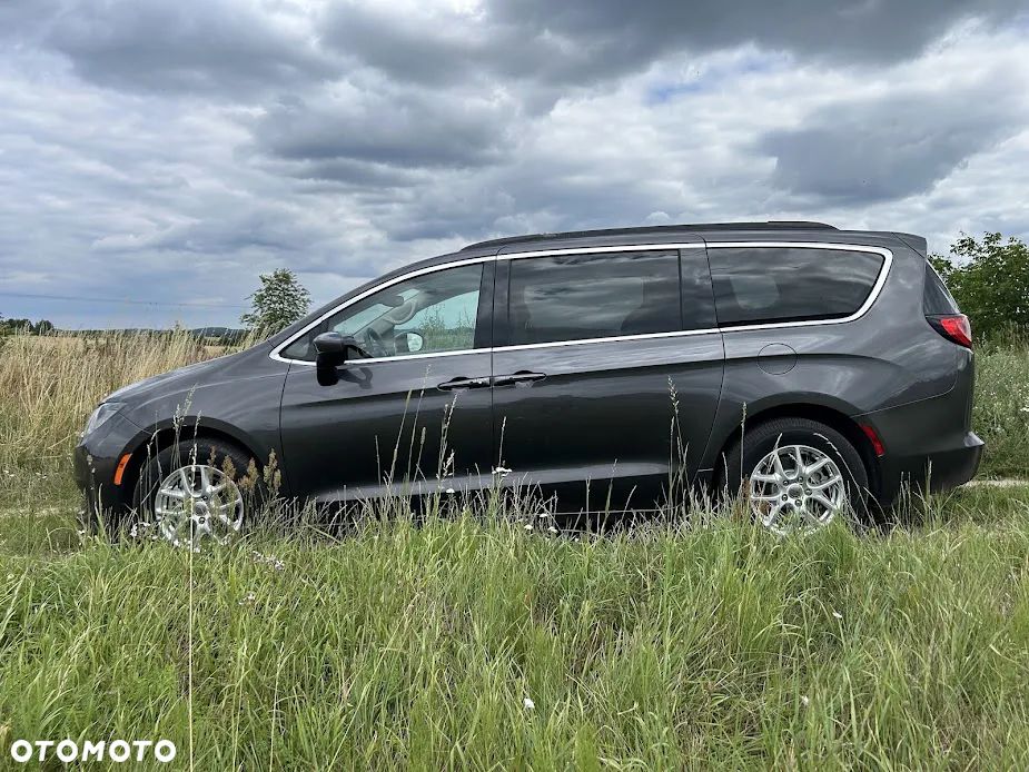 Chrysler Pacifica - 27