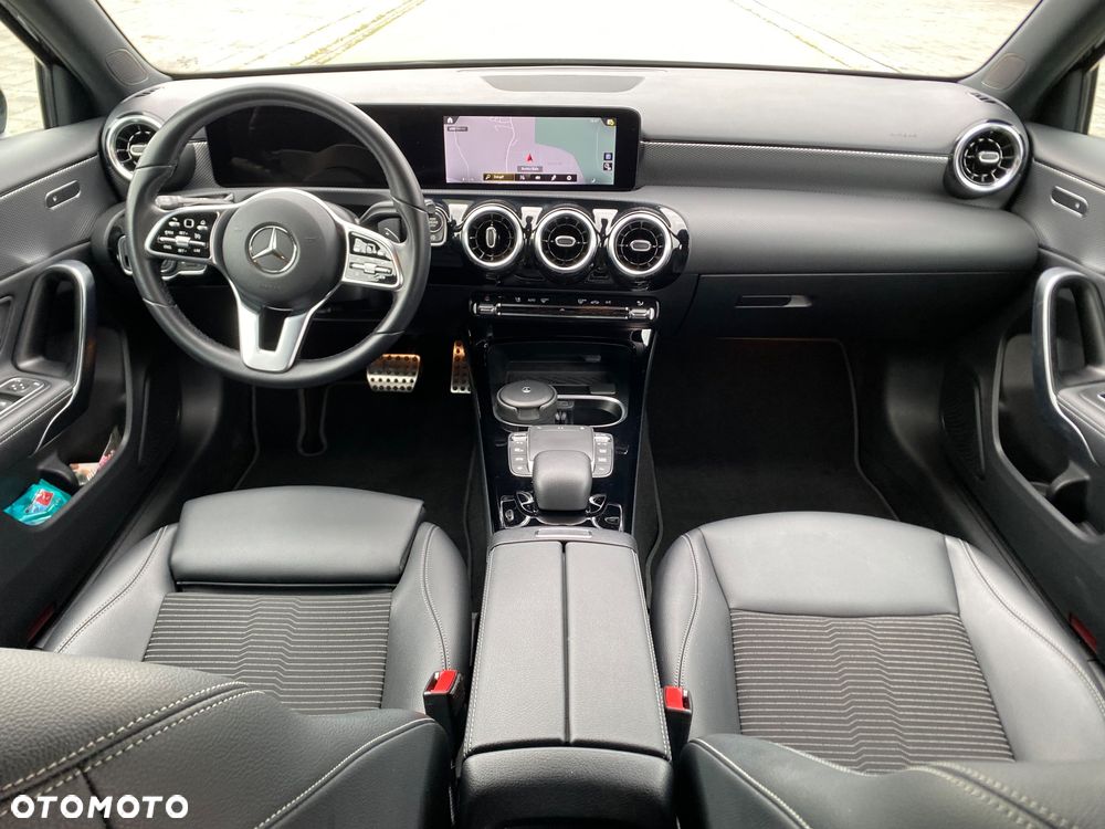 Mercedes-Benz Klasa A 180 Edition 1 7G-DCT - 13