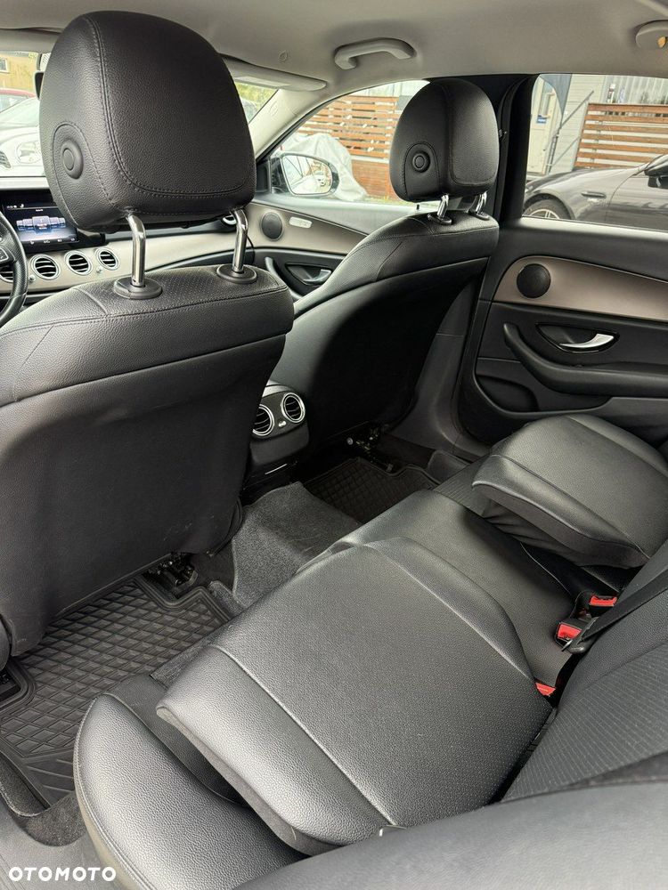 Mercedes-Benz Klasa E 200 d 9G-TRONIC - 16