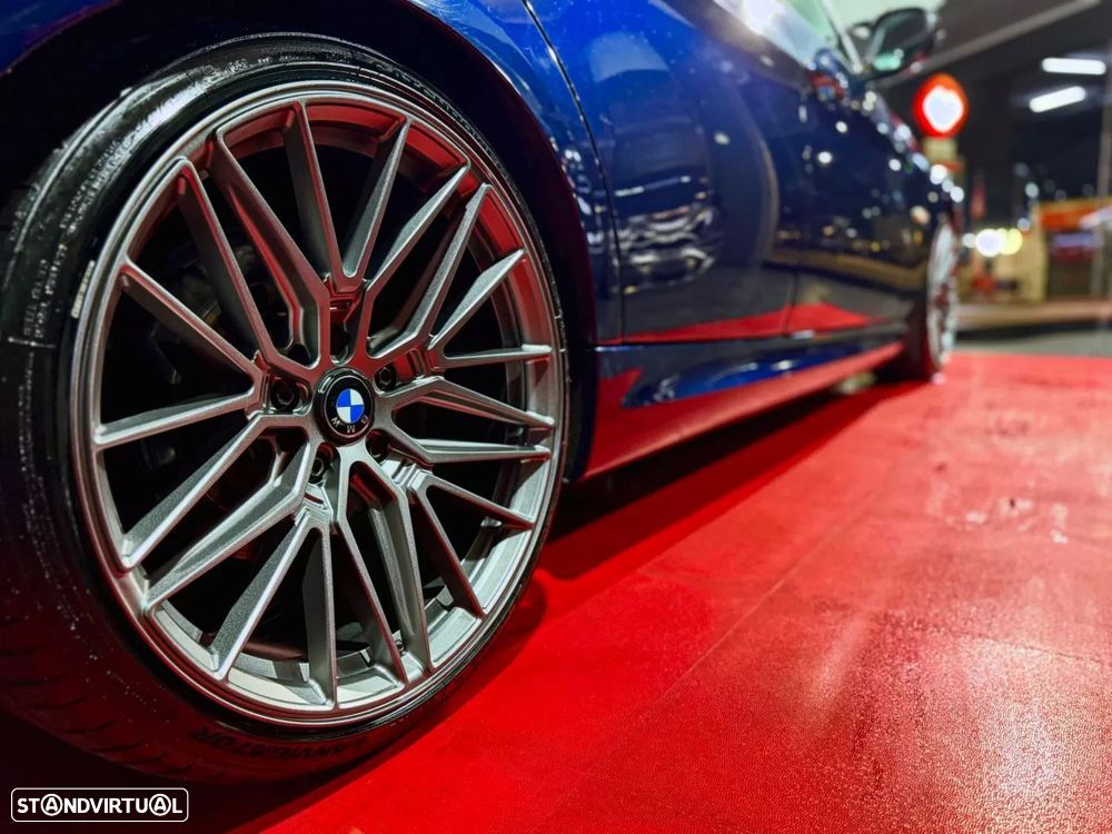 BMW 318 d Pack M - 12