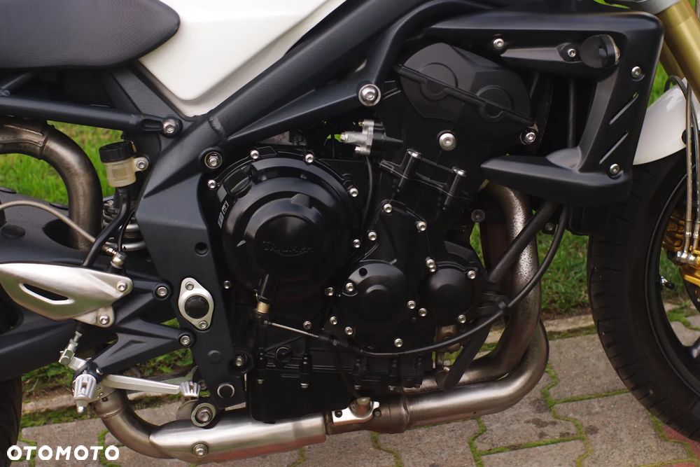 Triumph Street Triple - 10