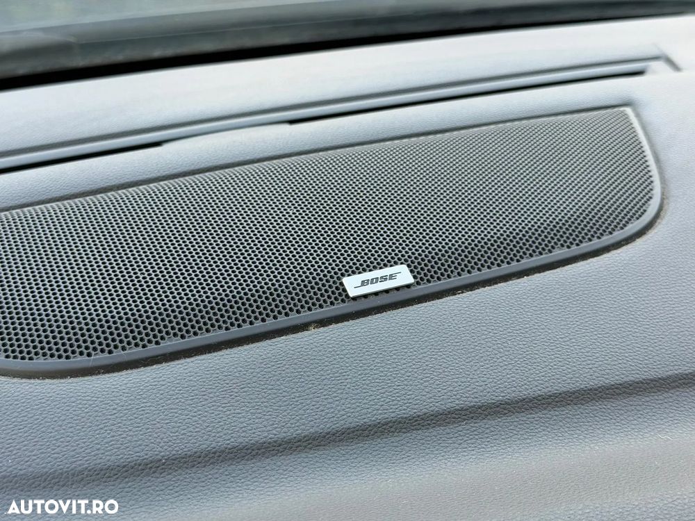 Renault Megane ENERGY TCe 140 EDC BOSE EDITION - 14
