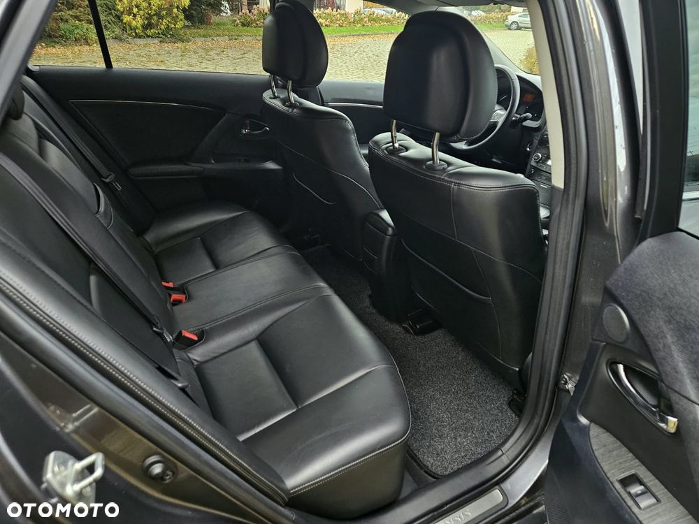 Toyota Avensis 2.0 Executive - 26