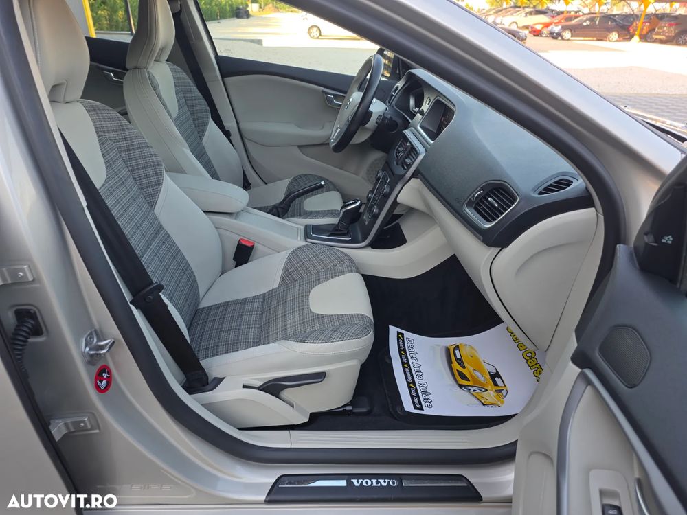 Volvo V40 D2 Aut. Momentum - 10