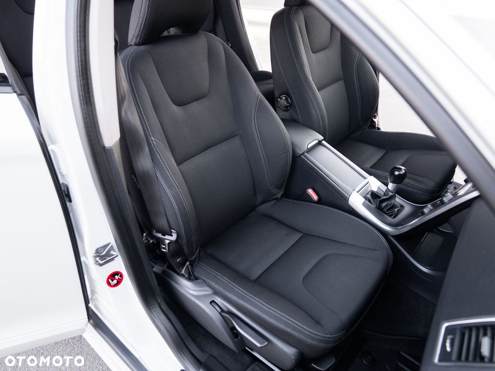 Volvo XC 60 D3 Momentum - 29