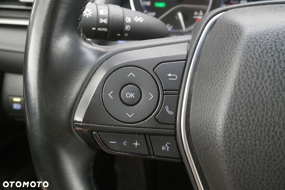 Toyota Camry 2.5 Hybrid Comfort CVT - 23