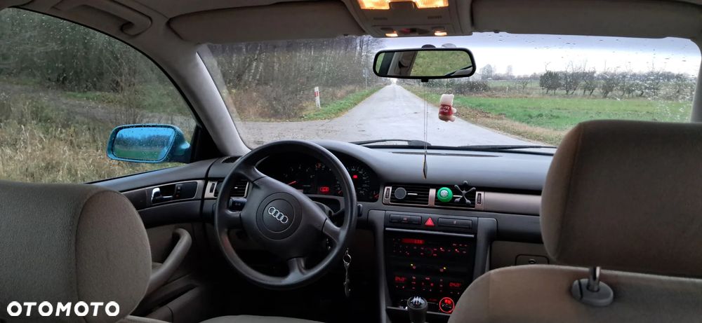 Audi A6 Limousine 2.4 - 11