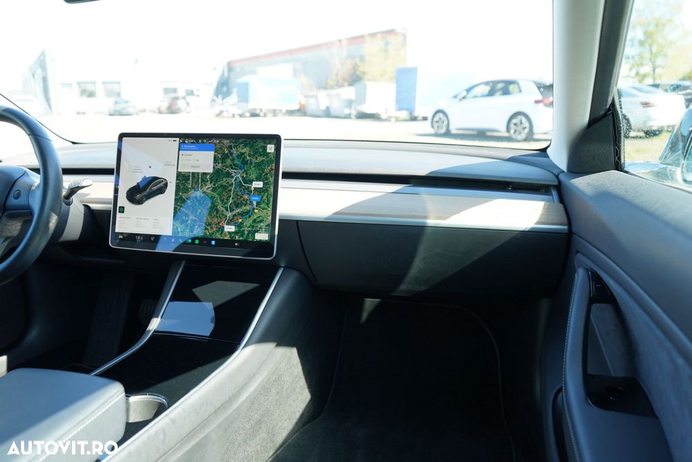 Tesla Model 3 Langstreckenbatterie Allradantrieb Dual Motor - 7