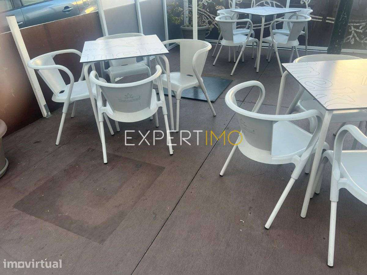 Oportunidade Única: Café e Snack-Bar em Pleno Funcionamento - Grande imagem: 4/19