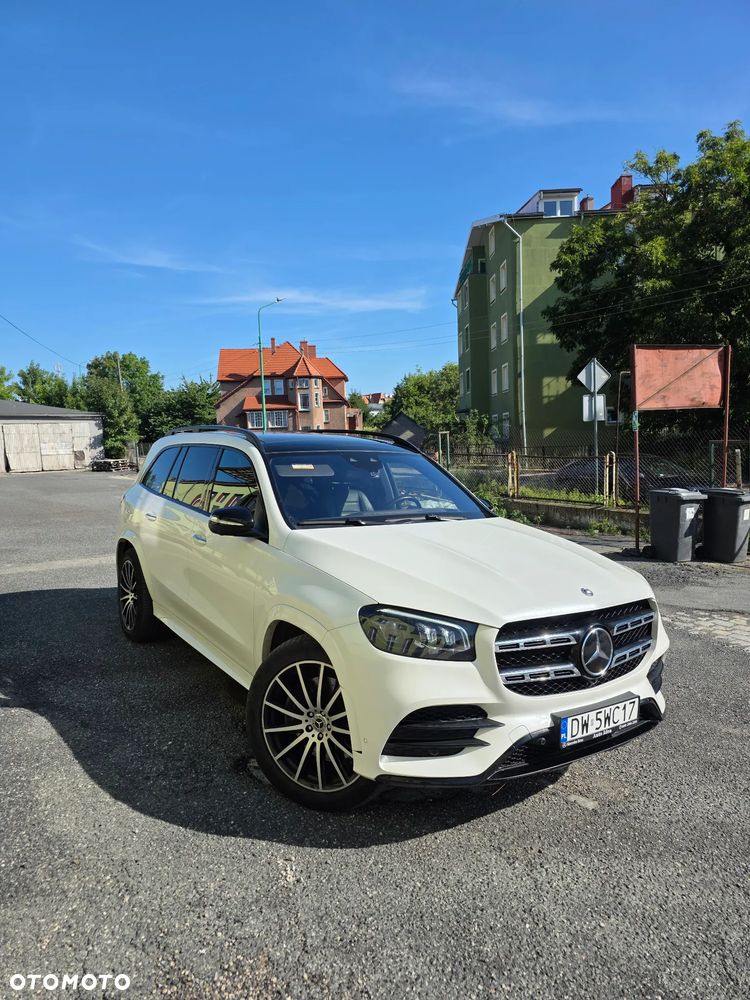 Mercedes-Benz GLS - 1