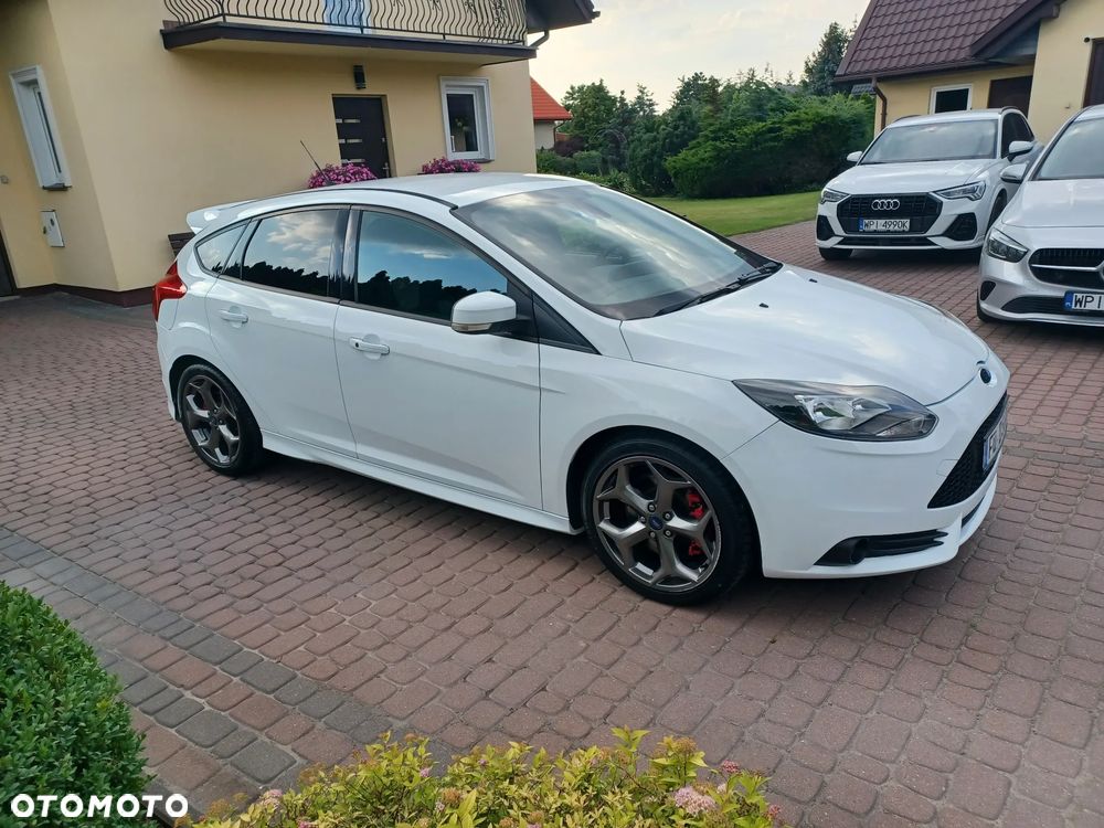Ford Focus 2.0 EcoBoost ST mit Leder-Sport-Paket - 10