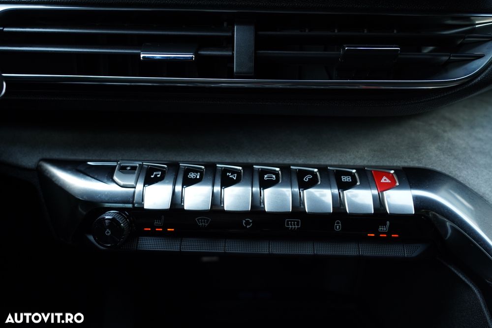 Peugeot 3008 PHEV EAT8 4X4 GT Pack - 11