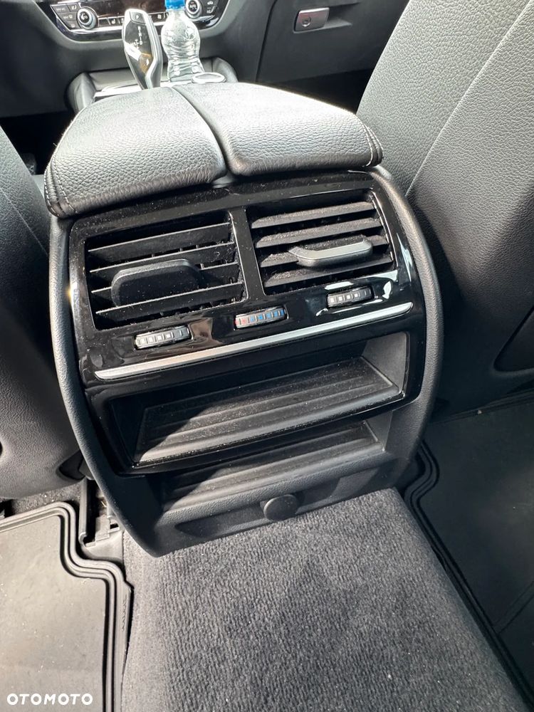 BMW Seria 5 530i xDrive - 13