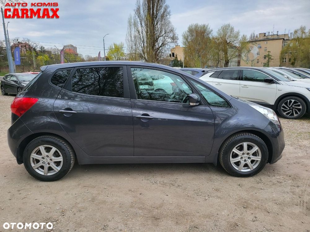 Kia Venga - 8
