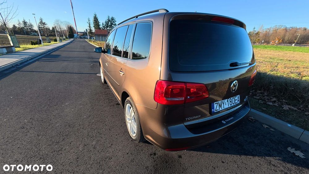 Volkswagen Touran 1.6 TDI DPF BlueMotion Technology DSG Highline - 6