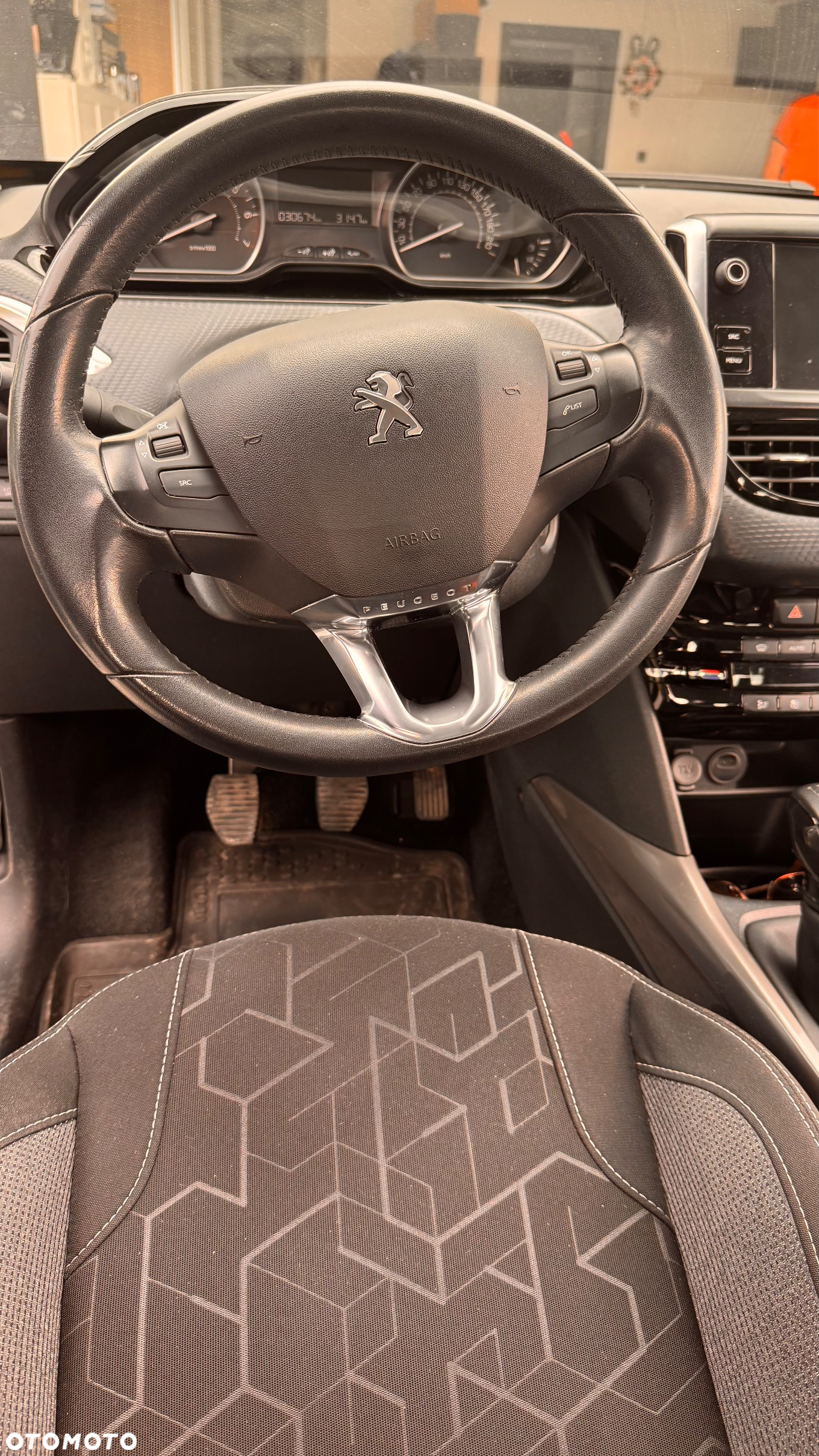 Peugeot 2008 - 8