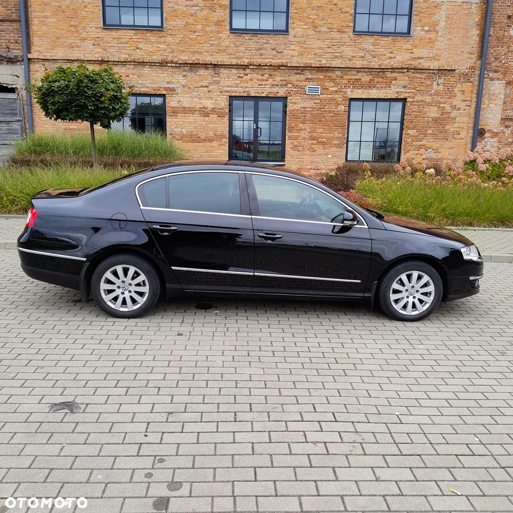 Volkswagen Passat - 18