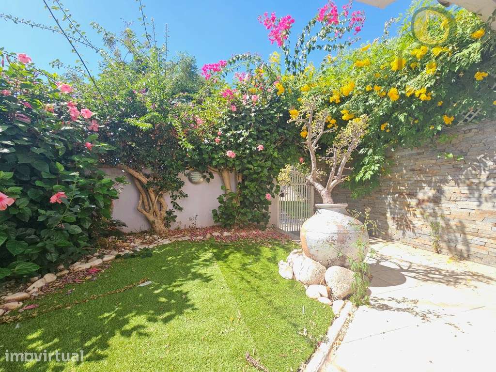 Moradia T3 com piscina e jardim comuns na Marina de Vilamoura - Grande imagem: 3/40