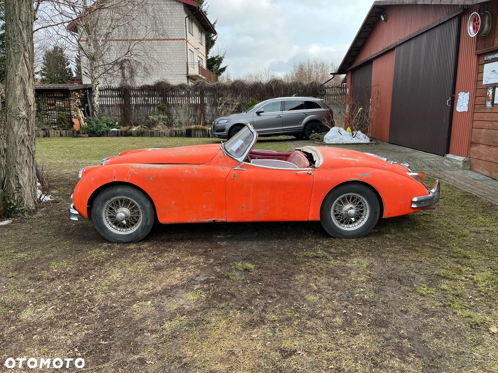 Jaguar E-Type - 10