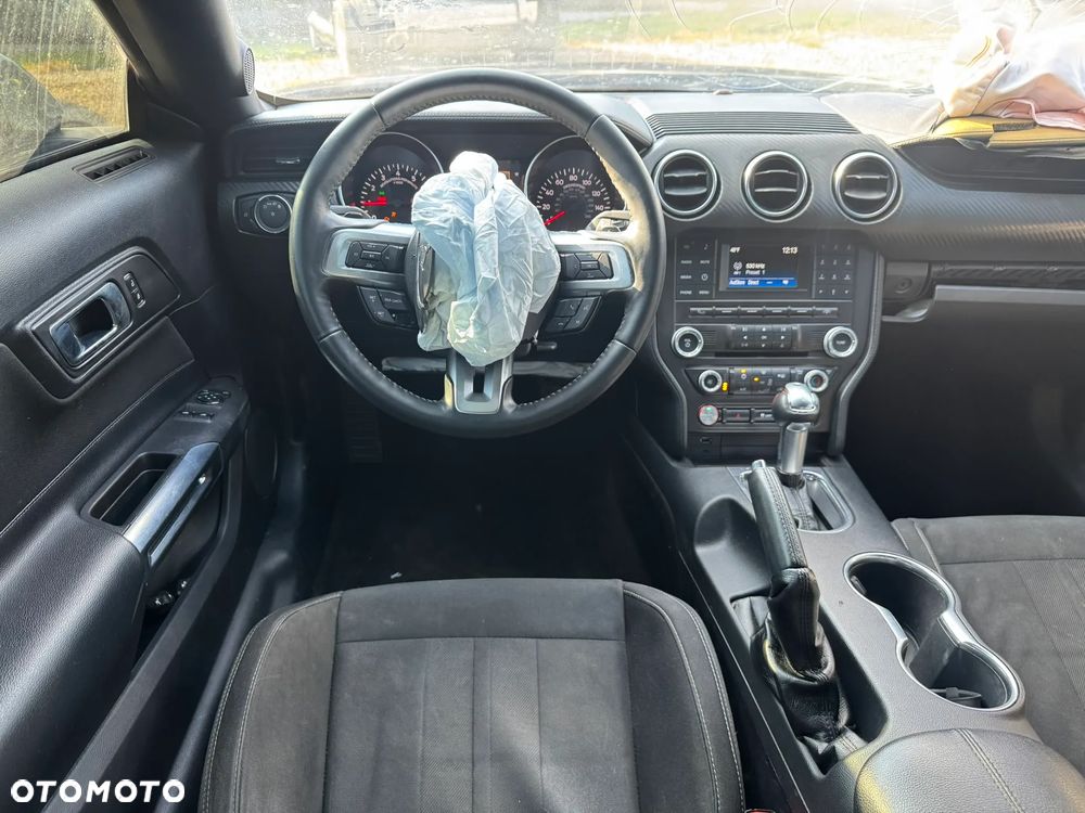 Ford Mustang Fastback 2.3 Eco Boost - 12