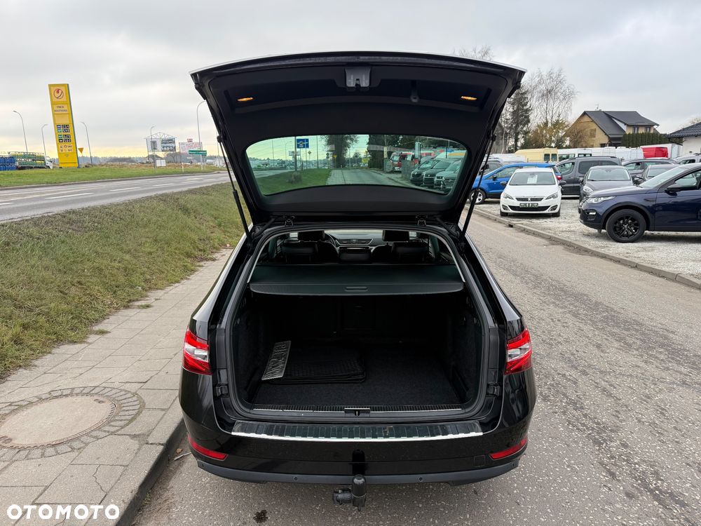 Skoda Superb 2.0 TDI Ambition - 27