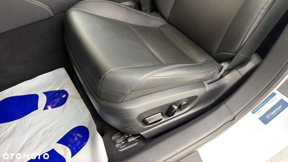 Lexus ES 300h Business Edition - 13